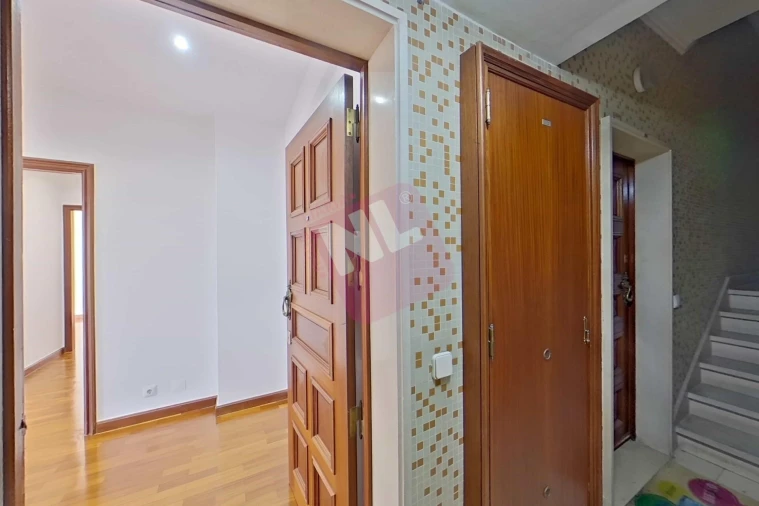 Apartamento T2 para Arrendamento em Penha de França Foto 3