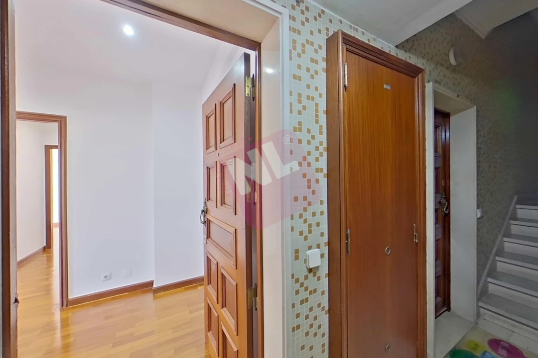 Apartamento T2 para Arrendamento em Penha de França Foto 3