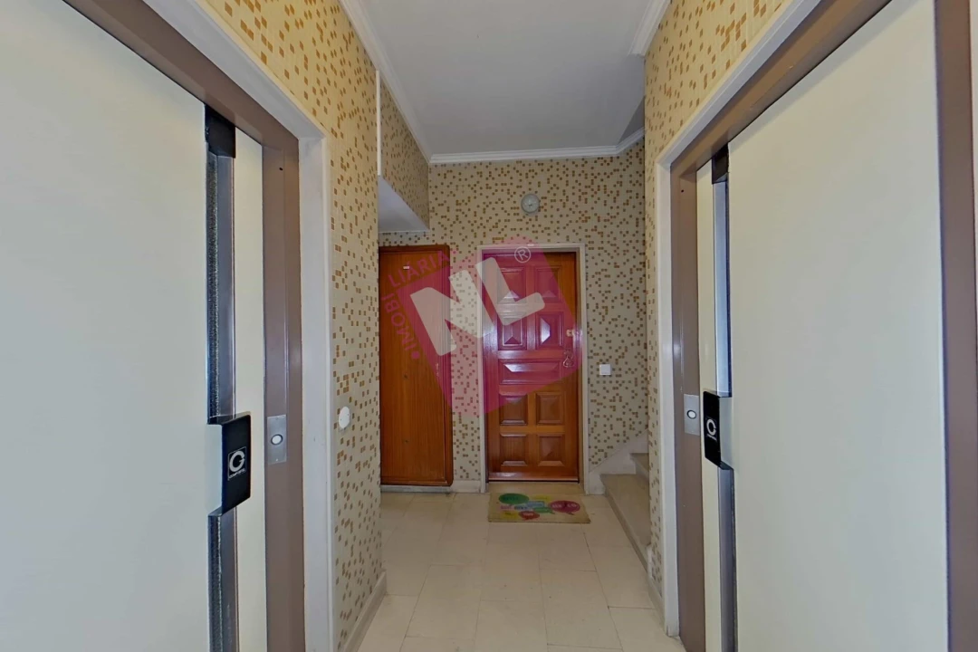 Apartamento T2 para Arrendamento em Penha de França Foto 1