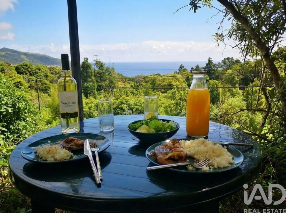 Moradia T1 para Venda em Lajes do Pico Foto 2