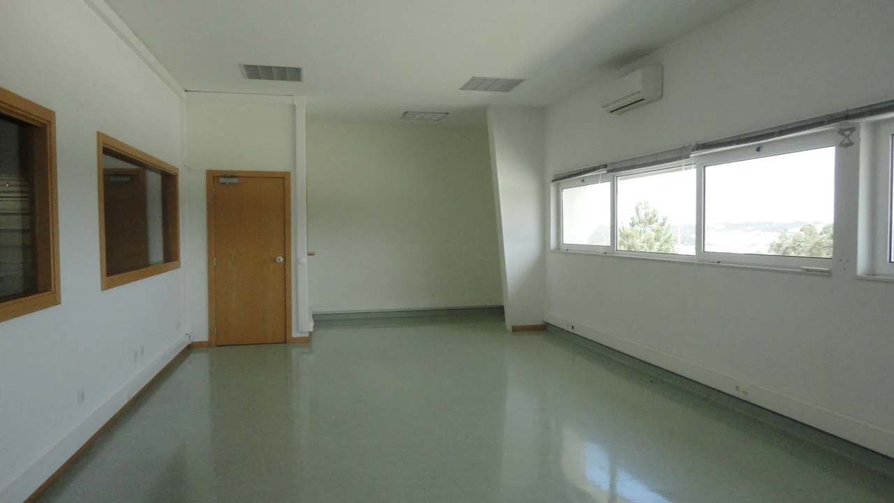 Armazém para Arrendamento em Leiria, Pousos, Barreira e Cortes Foto 9