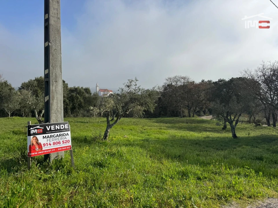 Terreno para Venda em Atouguia Foto 1