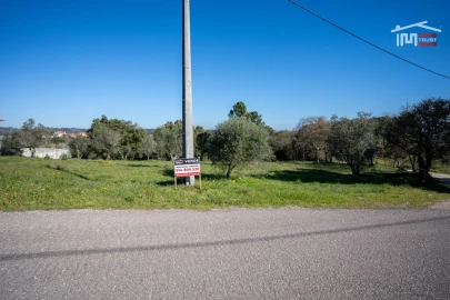 Terreno para Venda em Atouguia