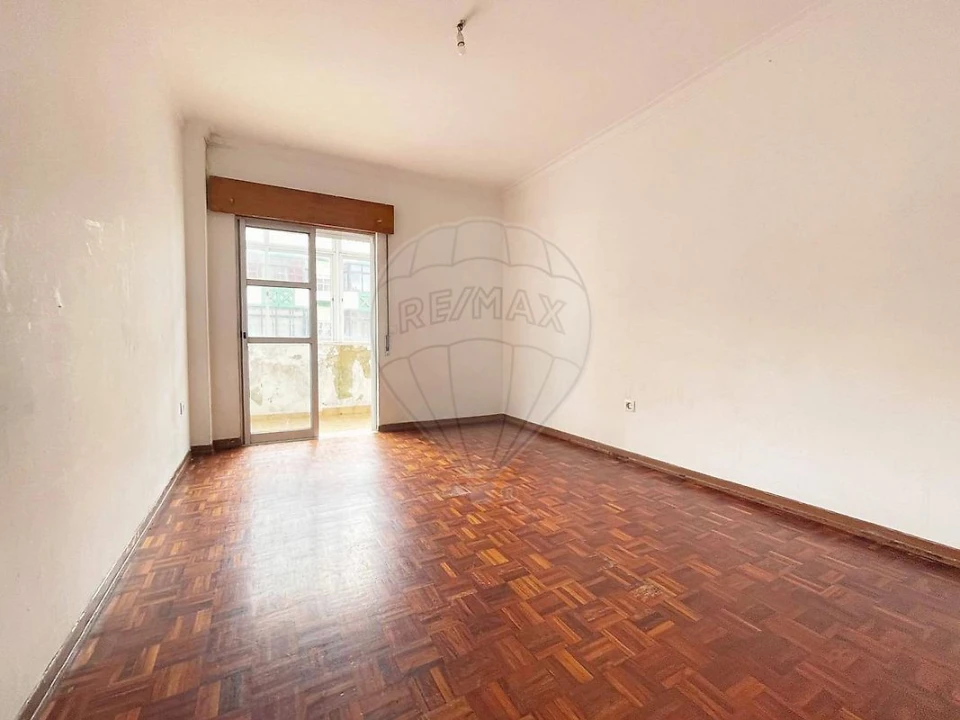Apartamento T2 para Venda em Algueirão-Mem Martins Foto 12
