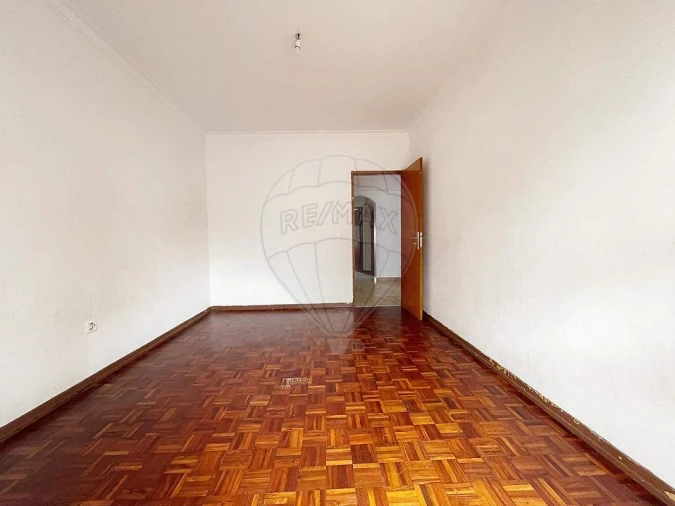 Apartamento T2 para Venda em Algueirão-Mem Martins Foto 4