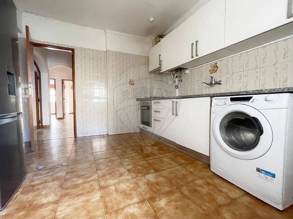 Apartamento T2 para Venda em Algueirão-Mem Martins Foto 16