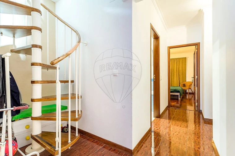 Apartamento T2 para Venda em Palmela Foto 17