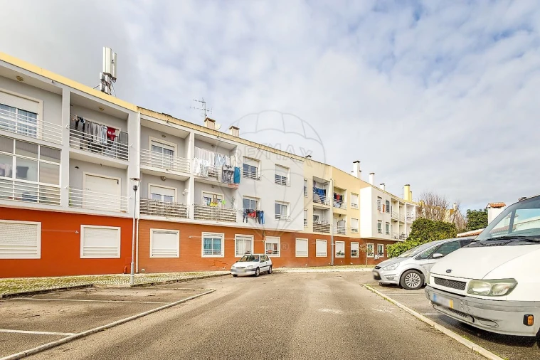 Apartamento T2 para Venda em Palmela Foto 25