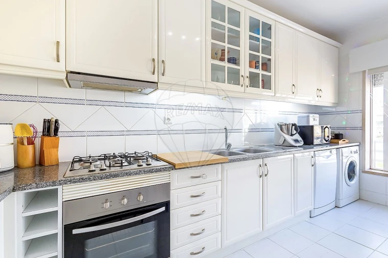 Apartamento T2 para Venda em Palmela Foto 8