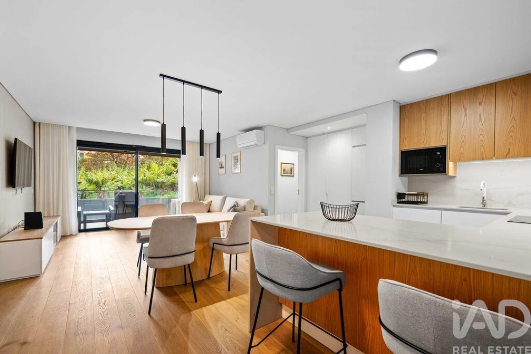 Apartamento T2 para Arrendamento em Santo Antonio Foto 1