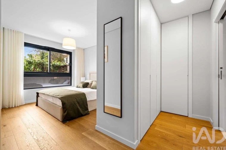 Apartamento T2 para Arrendamento em Santo Antonio Foto 9