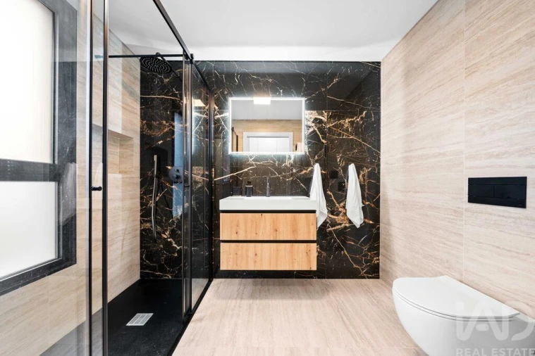 Apartamento T2 para Arrendamento em Santo Antonio Foto 11