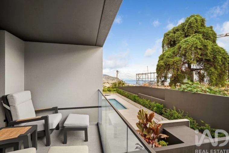 Apartamento T2 para Arrendamento em Santo Antonio Foto 10