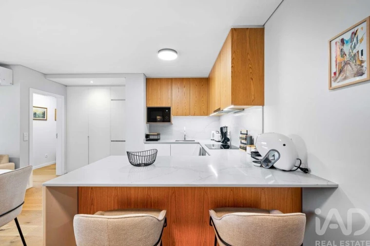 Apartamento T2 para Arrendamento em Santo Antonio Foto 2