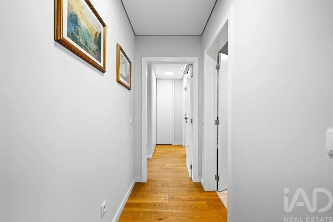 Apartamento T2 para Arrendamento em Santo Antonio Foto 17