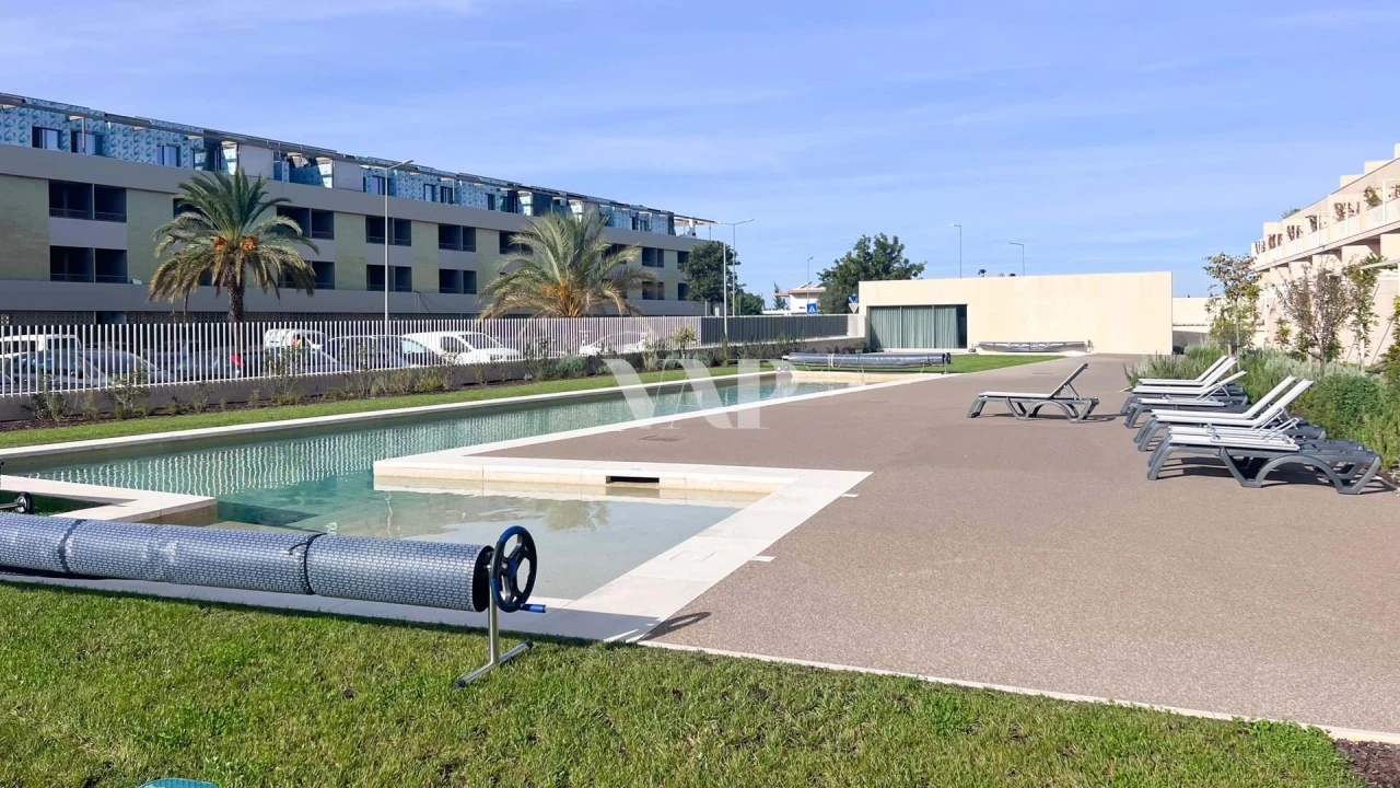 Apartamento T2 para Arrendamento em Quarteira Foto 5