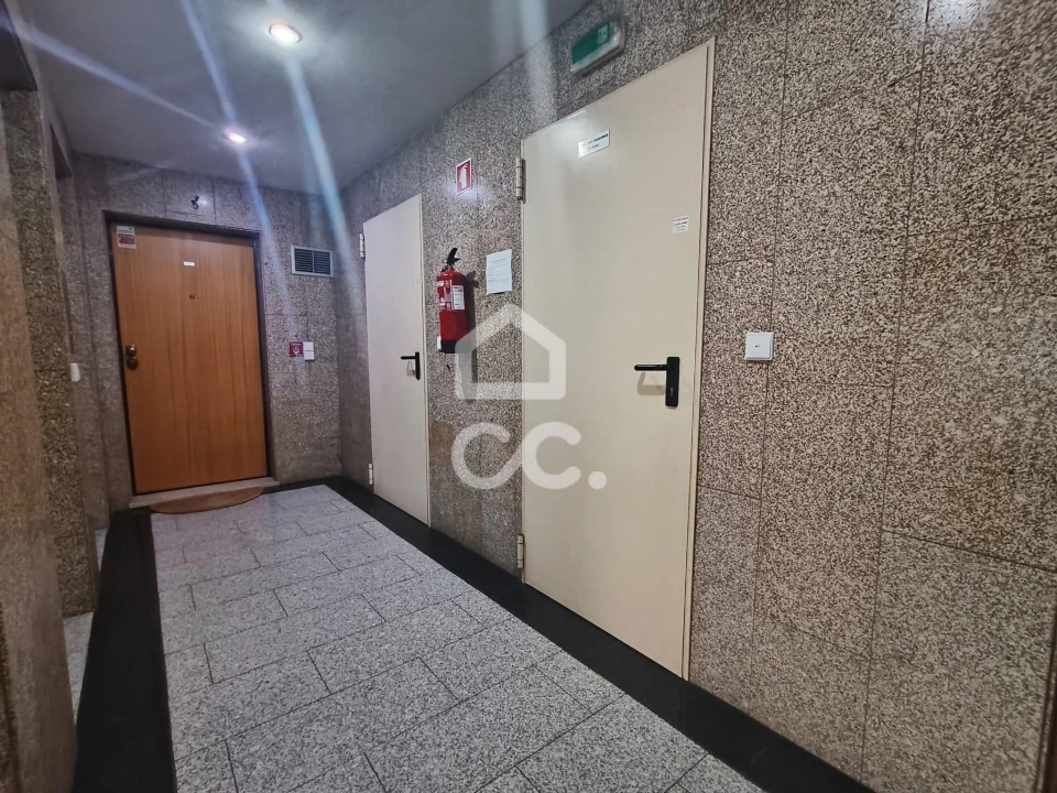 Apartamento T2 para Venda em Alfena Foto 7