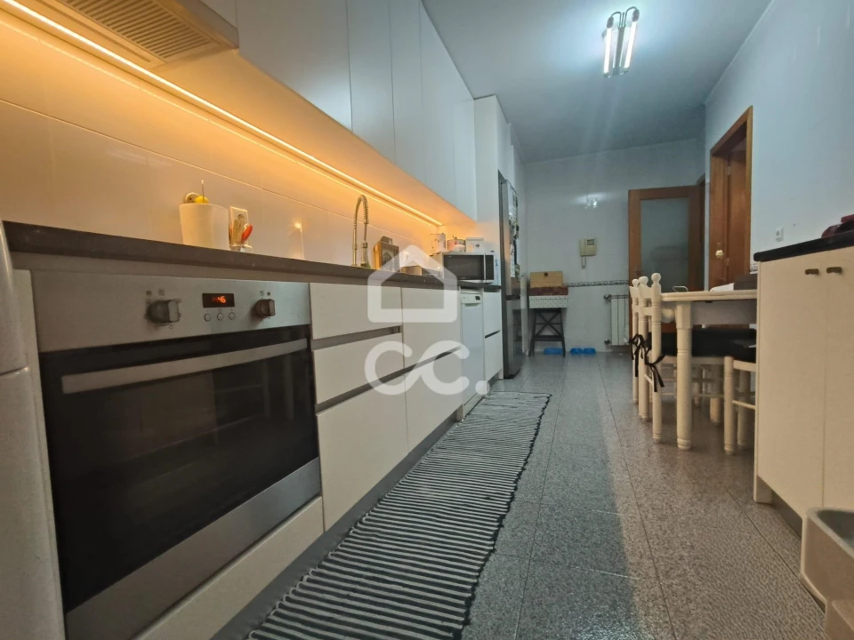 Apartamento T2 para Venda em Alfena Foto 2