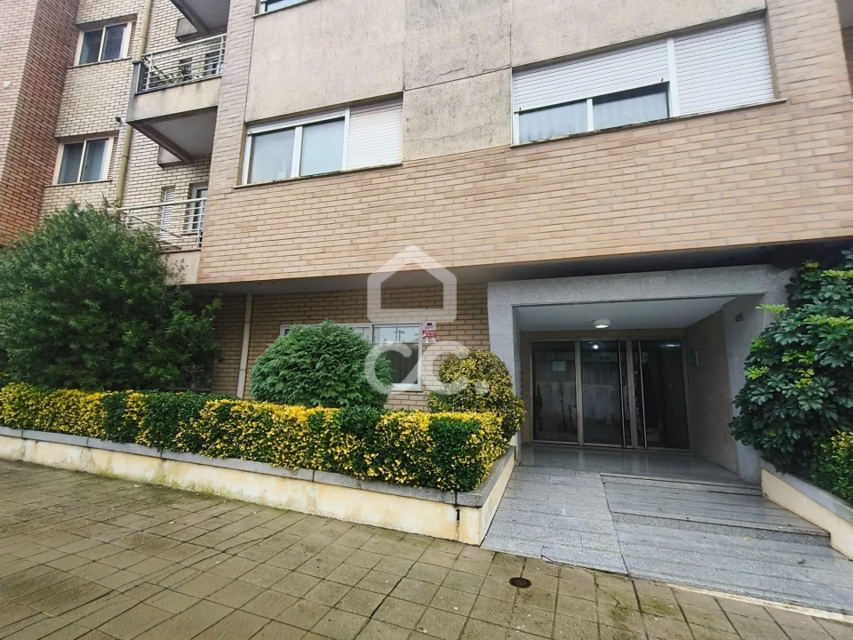 Apartamento T2 para Venda em Alfena Foto 3