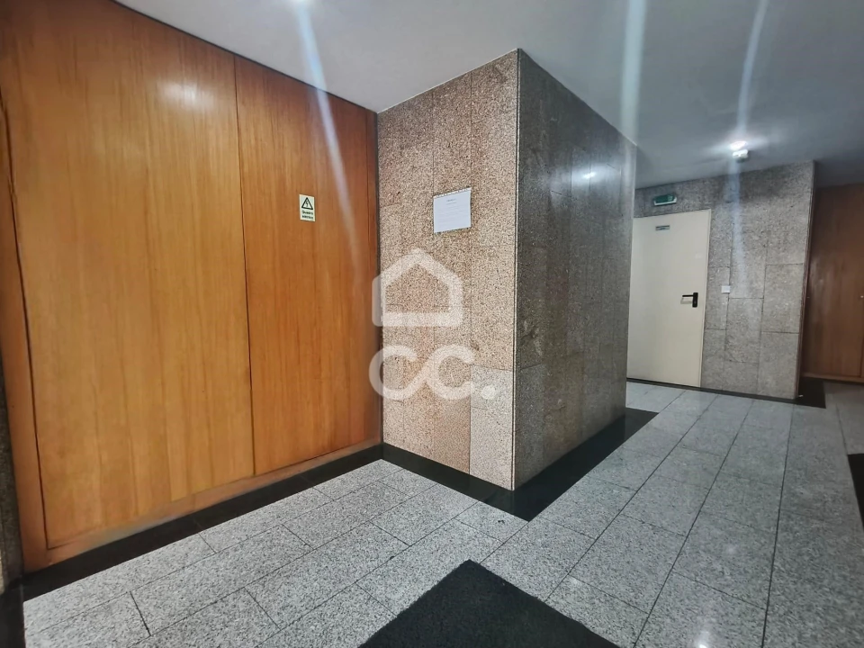 Apartamento T2 para Venda em Alfena Foto 5