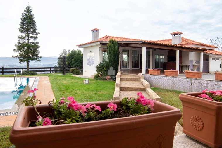 Moradia T6 para Venda em Figueiras e Covas Foto 9