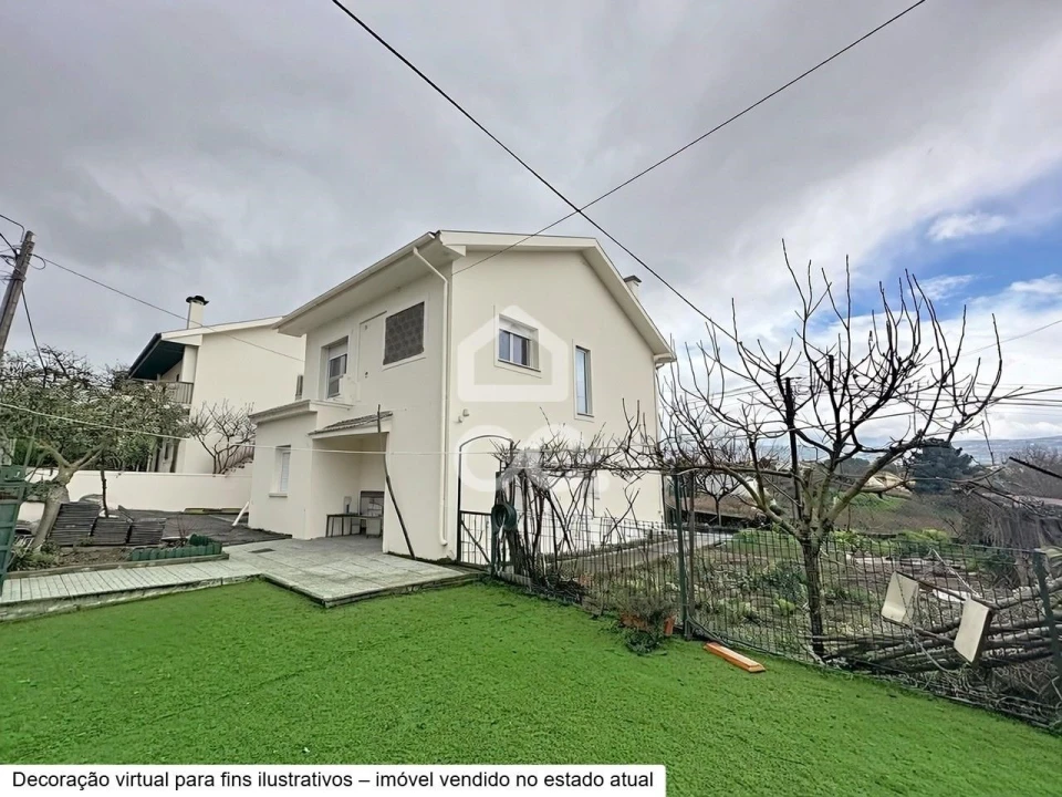 Moradia T4 para Venda em Santa Maria Maior Foto 1