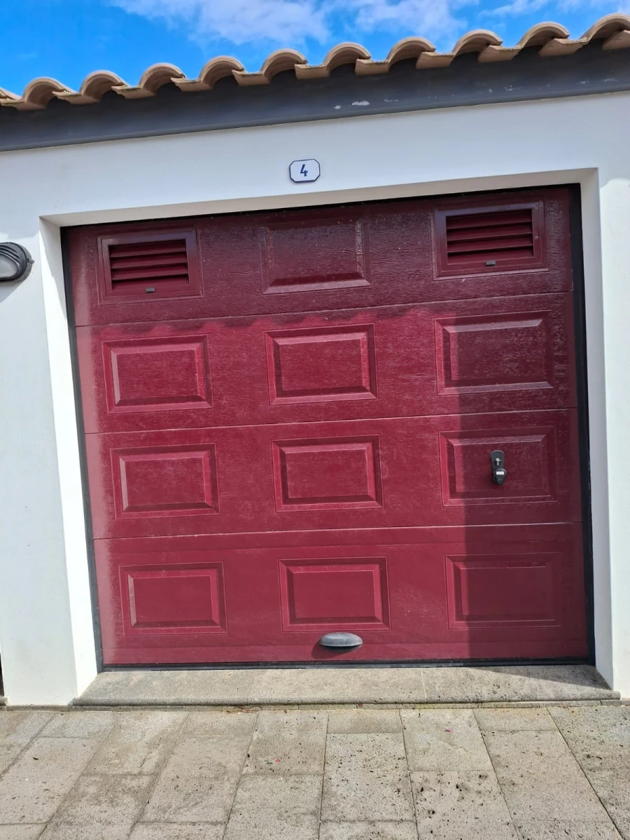 Garagem para Arrendamento em Ponta Delgada (São José) Foto 2