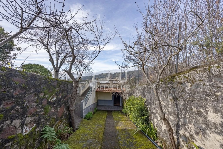 Moradia T2 para Venda em Camara de Lobos Foto 12