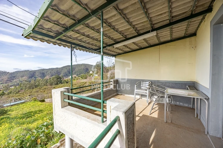 Moradia T2 para Venda em Camara de Lobos Foto 4