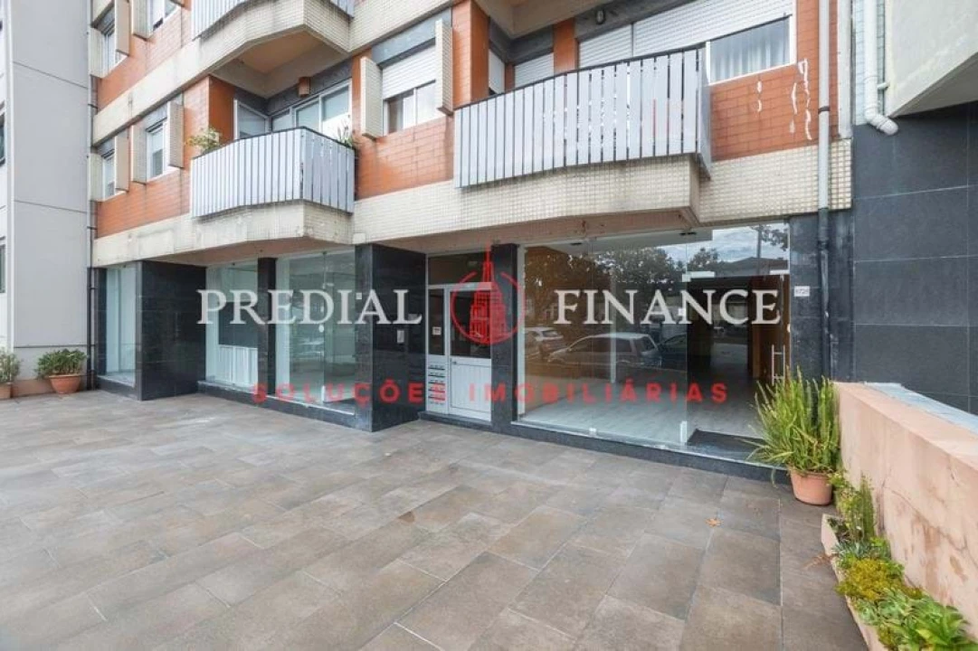 Negócio para Arrendamento em Paranhos Foto 2