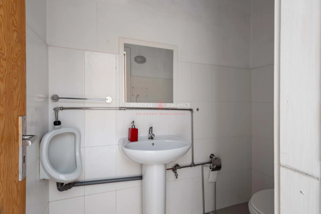 Negócio para Arrendamento em Paranhos Foto 4