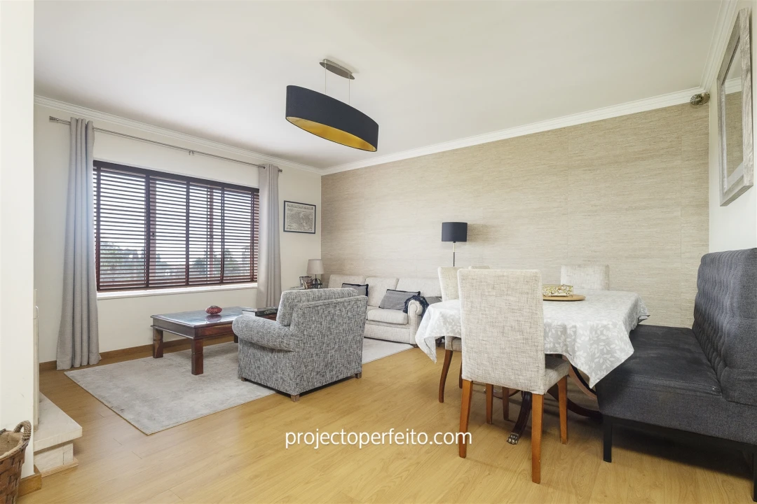 Apartamento T4 para Venda em Paços de Brandão Foto 1