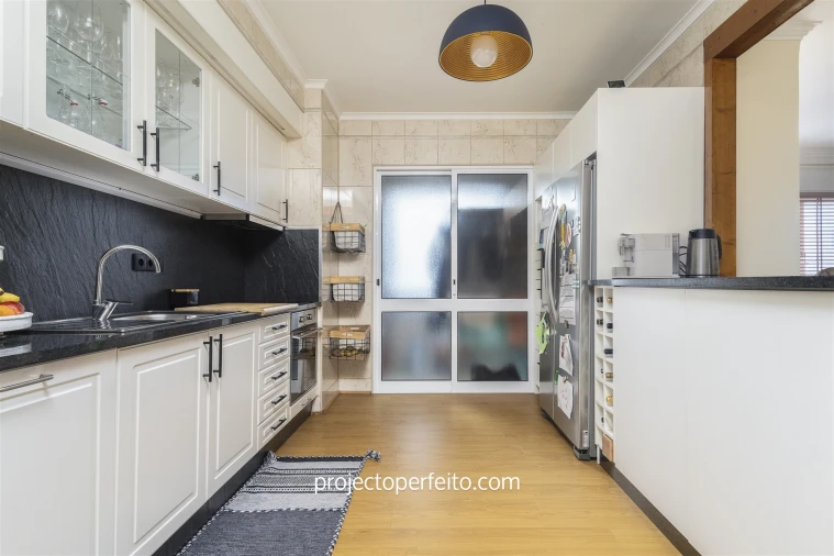 Apartamento T4 para Venda em Paços de Brandão Foto 8