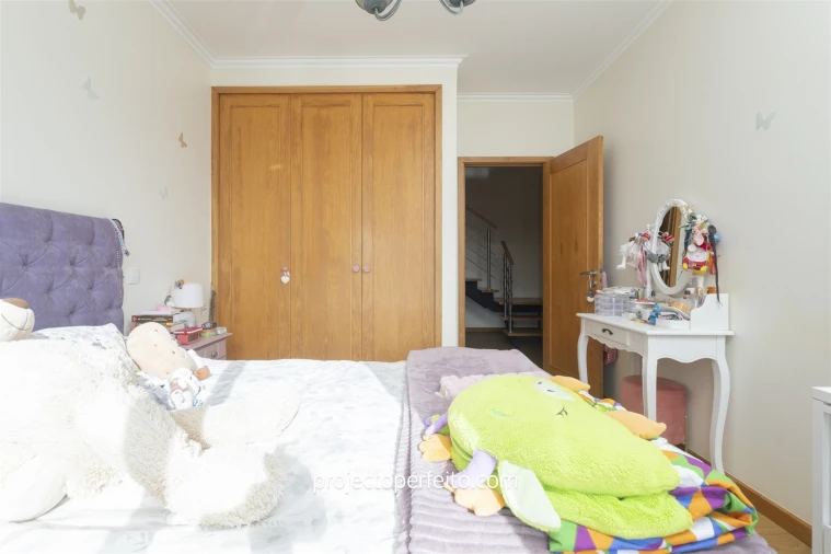 Apartamento T4 para Venda em Paços de Brandão Foto 17