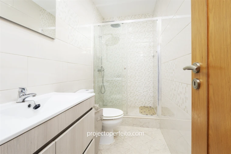 Apartamento T4 para Venda em Paços de Brandão Foto 24