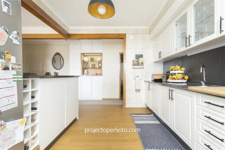 Apartamento T4 para Venda em Paços de Brandão Foto 9