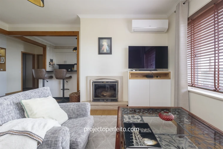 Apartamento T4 para Venda em Paços de Brandão Foto 4