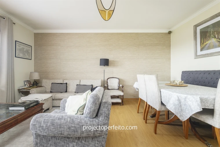 Apartamento T4 para Venda em Paços de Brandão Foto 3