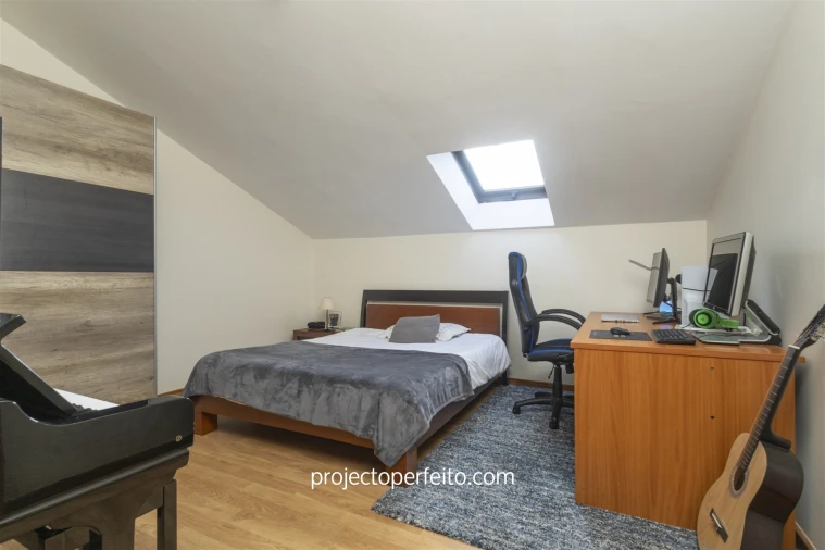 Apartamento T4 para Venda em Paços de Brandão Foto 15