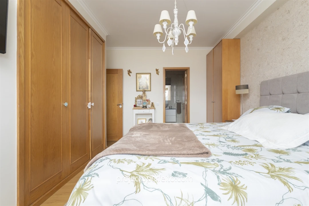 Apartamento T4 para Venda em Paços de Brandão Foto 21