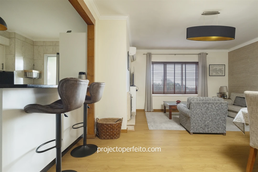 Apartamento T4 para Venda em Paços de Brandão Foto 6