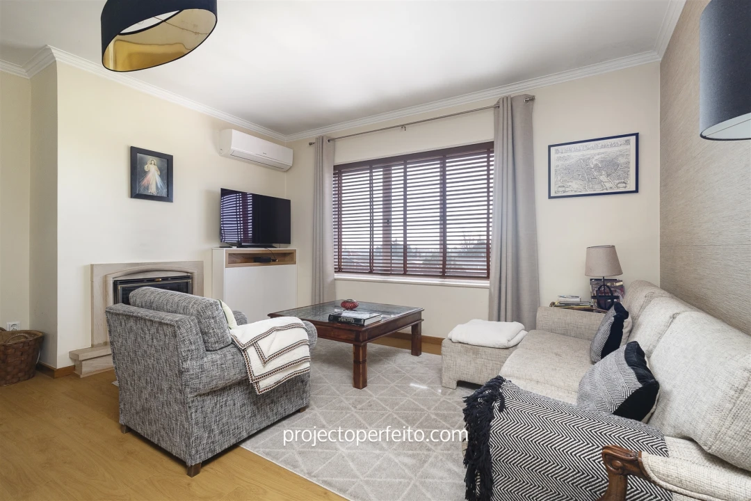 Apartamento T4 para Venda em Paços de Brandão Foto 2