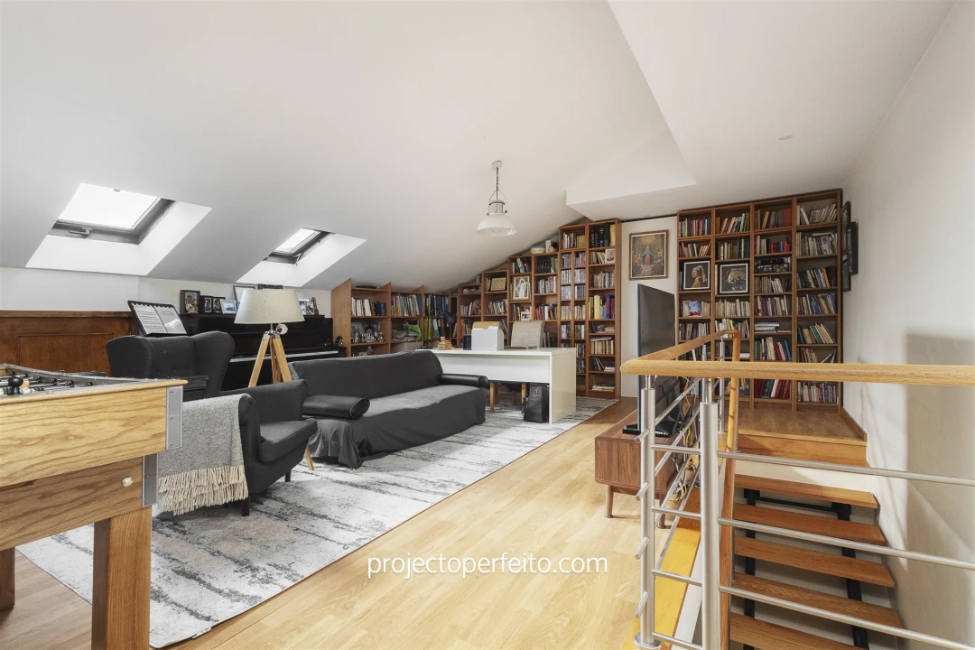 Apartamento T4 para Venda em Paços de Brandão Foto 14