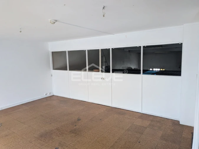 Loja para Arrendamento em Santa Marinha e São Pedro da Afurada Foto 13