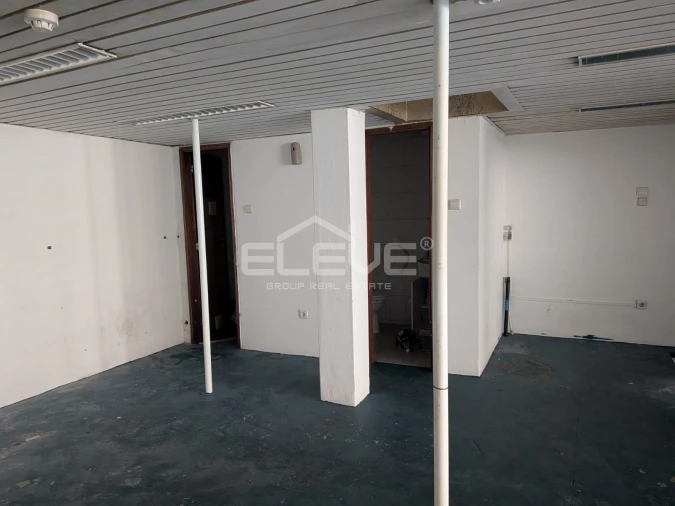 Loja para Arrendamento em Santa Marinha e São Pedro da Afurada Foto 3