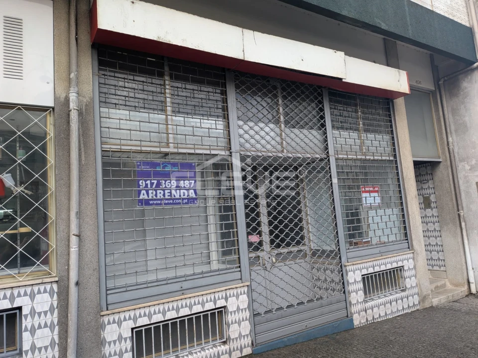 Loja para Arrendamento em Santa Marinha e São Pedro da Afurada Foto 1