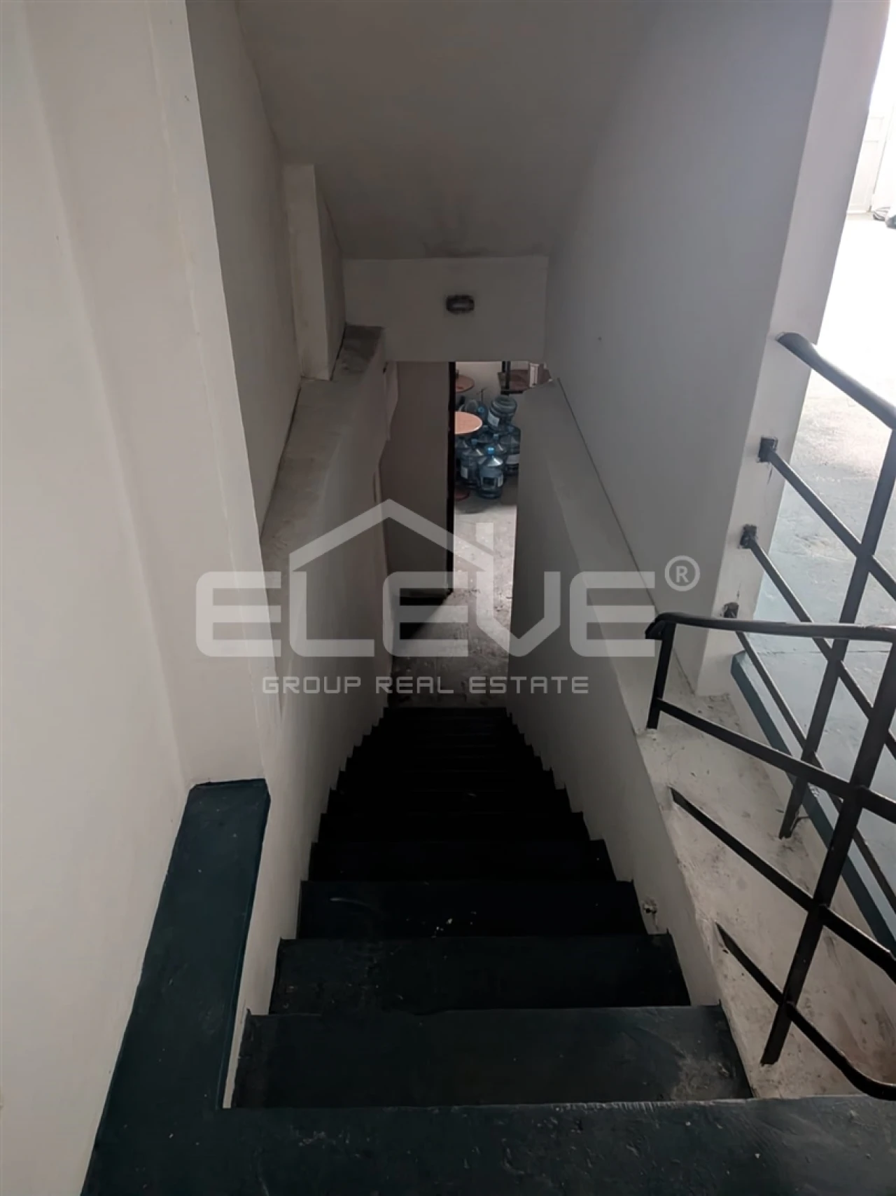 Loja para Arrendamento em Santa Marinha e São Pedro da Afurada Foto 7