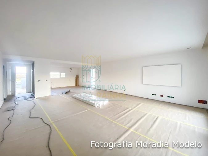 Moradia T4 para Venda em Tornada e Salir do Porto Foto 14