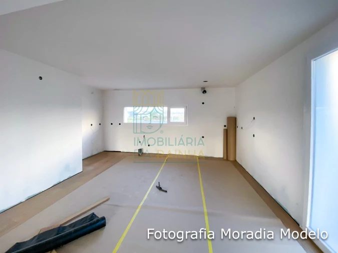 Moradia T4 para Venda em Tornada e Salir do Porto Foto 15