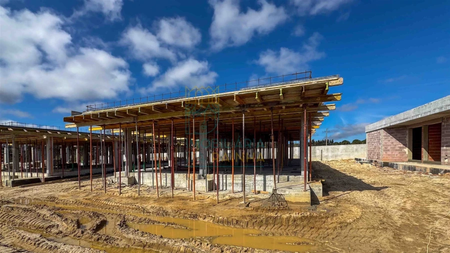 Moradia T3 para Venda em Santa Maria, São Pedro e Sobral da Lagoa Foto 2